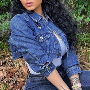 NWT - Super cropped denim jacket XS